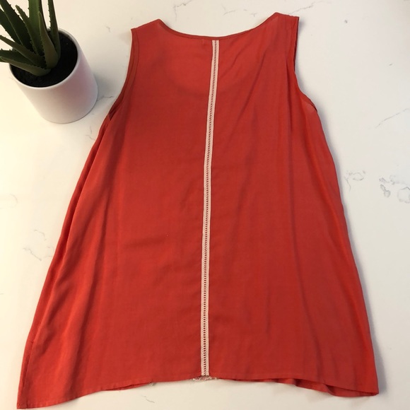 Hem & Thread Sleeveless Top - Picture 2 of 3
